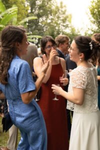 Mariage - Alaïs Rousseau photographe vin d'honneur invités