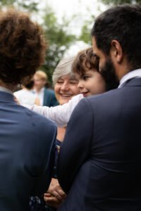 Mariage - Alaïs Rousseau photographe vin d'honneur enfant portrait