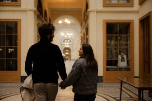 shooting couple Alaïs Rousseau photographe Palais royal galerie vivienne