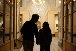 shooting couple Alaïs Rousseau photographe Palais royal galerie vivienne