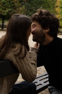 shooting couple Alaïs Rousseau photographe palais royal paris 