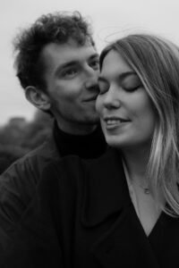 shooting couple paris rivoli séance engagement tuileries noir et blanc