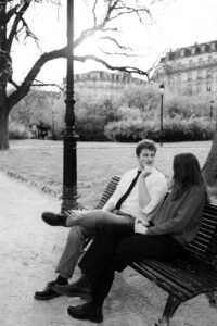 couple paris banc public