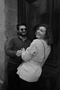 Séance couple shooting Paris Alaïs Rousseau belle porte