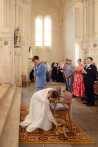 mariage dans le Poitou église entrée de la mariée
