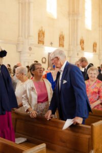 mariage dans le Poitou église grands-parents