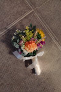 mariage dans le Poitou église bouquet