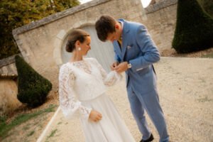 mariage dans le Poitou séance couple robe de mariée