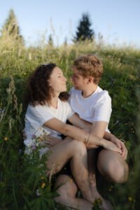 shooting couple montagne alpes lac
