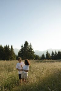 shooting couple montagne alpes lac