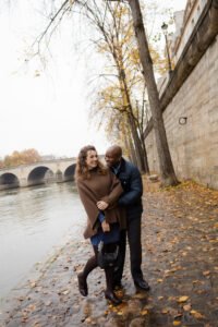 séance couple engagement paris automne