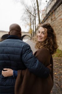 séance couple engagement paris automne