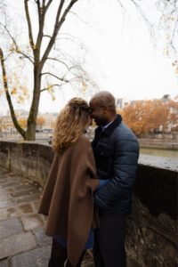 séance couple engagement paris automne