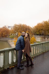 séance couple engagement paris automne