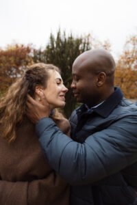 séance couple engagement paris automne