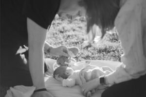 séance nouveau né Alsace en intérieur et extérieur